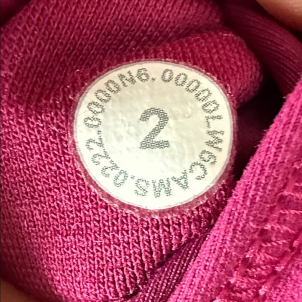 Lululemon Size 2 Crop Leggings - Magenta - Picture 2 of 4